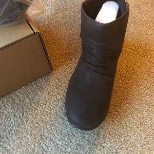 Clarks-Cloudsteppers - size 8 1/2